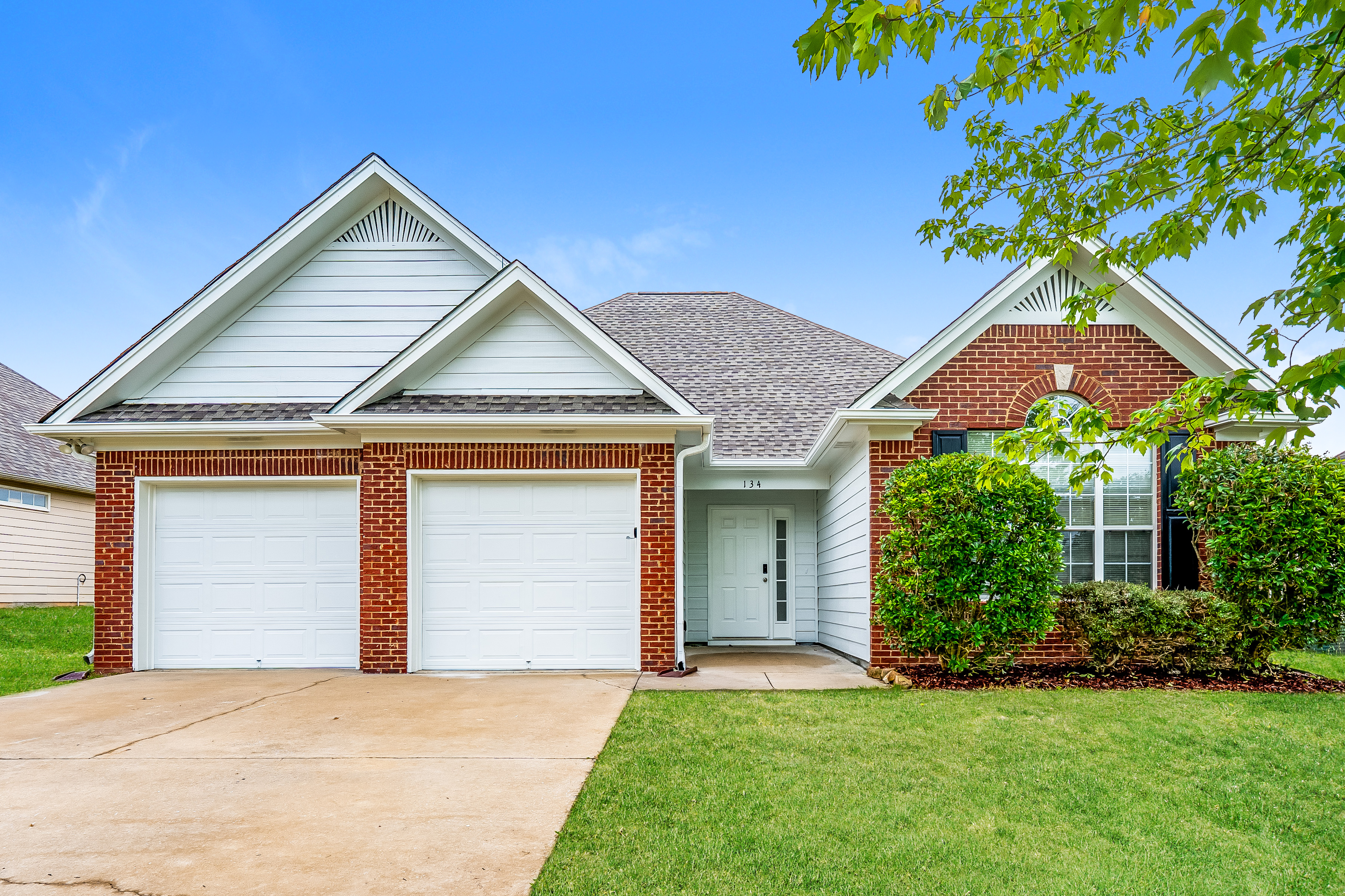 134 Ashby St Calera, AL 35040